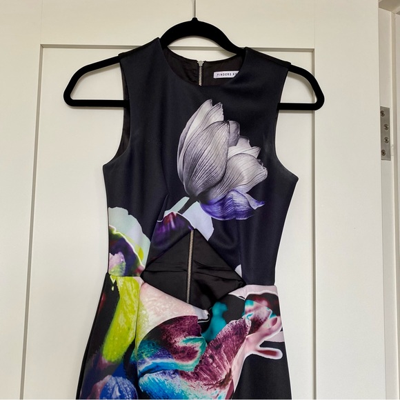 Finders Keepers Take A Chance Dress  Size XXS - Picture 6 of 6